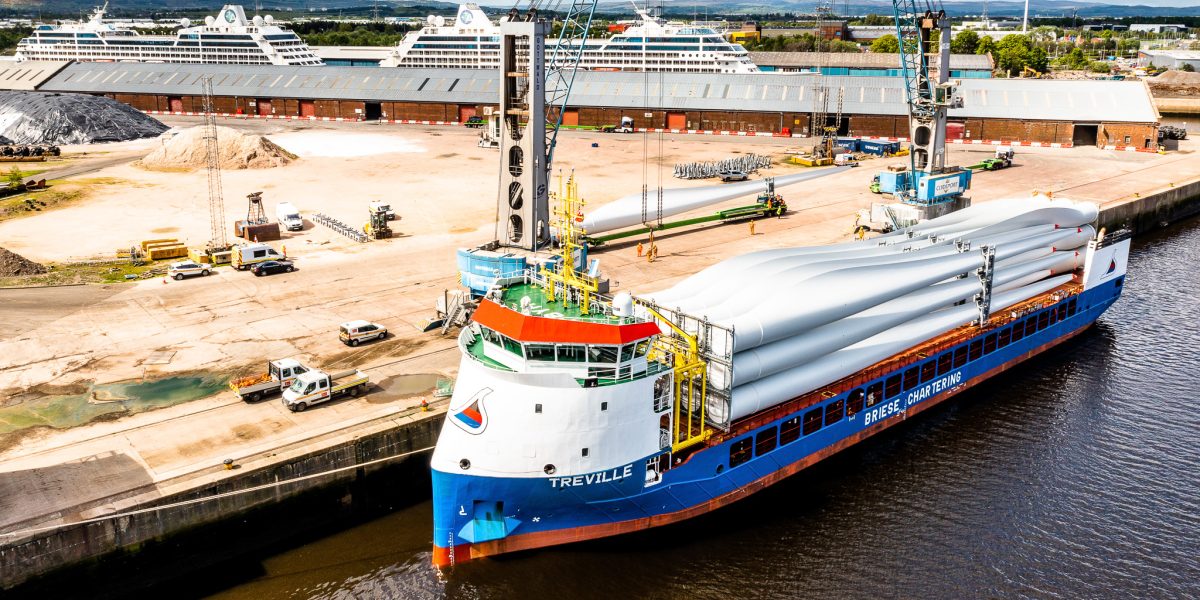 Glasgow boat at port